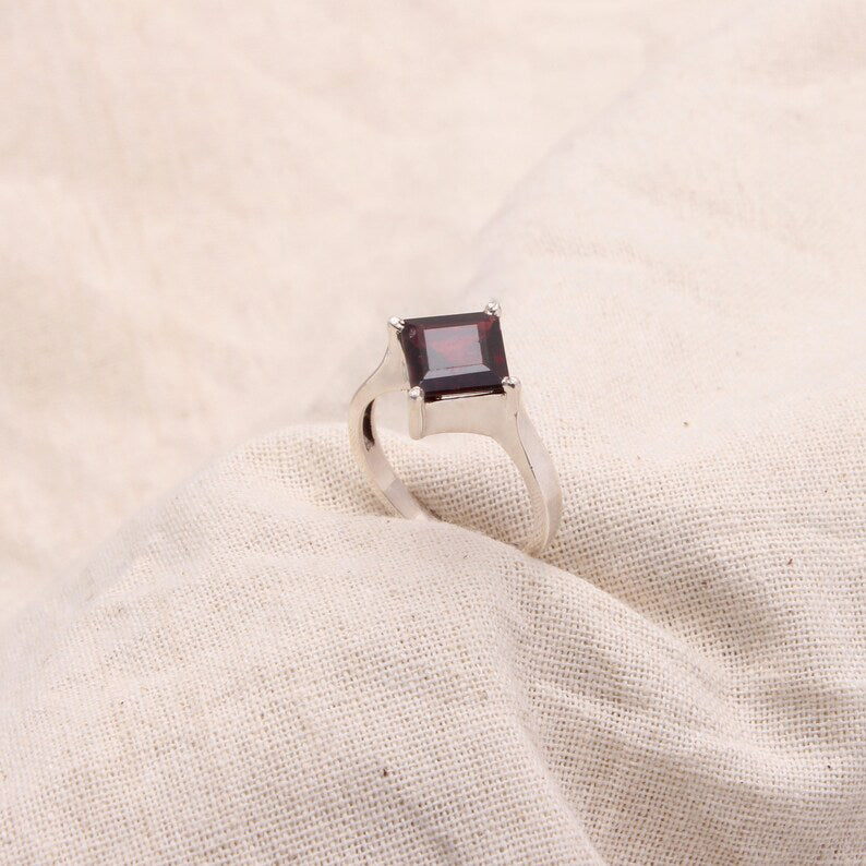 925 Sterling Silver Red Garnet Square Cut Ring 7 US