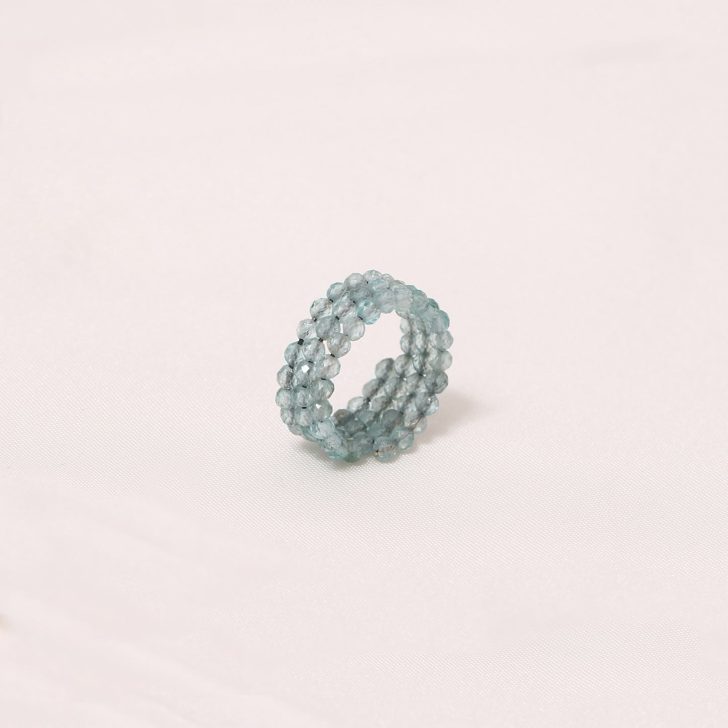 Elegant Aquamarine Ring - Timeless Gemstone Jewelry