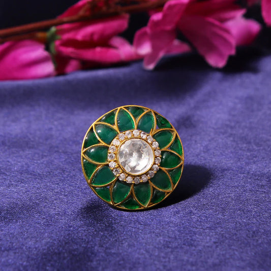 Timeless Elegance: Round-Cut Faux Emerald Ring with Polki Diamond Accents