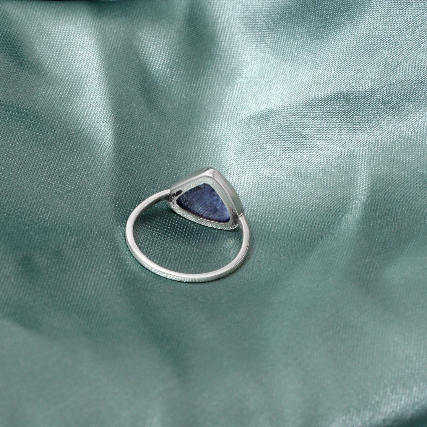 Natural Tanzanite Gemstone Ring – Stunning Blue-Purple Elegance