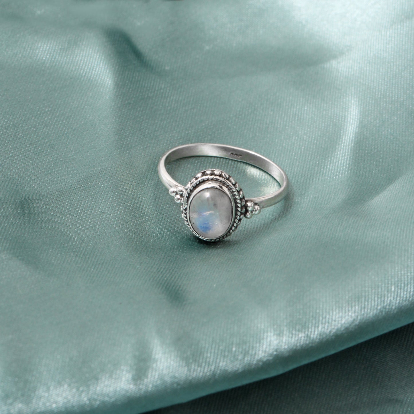 Natural Moonstone Gemstone Ring – Radiant Iridescent Elegance