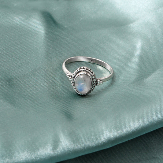 Natural Moonstone Gemstone Ring – Radiant Iridescent Elegance