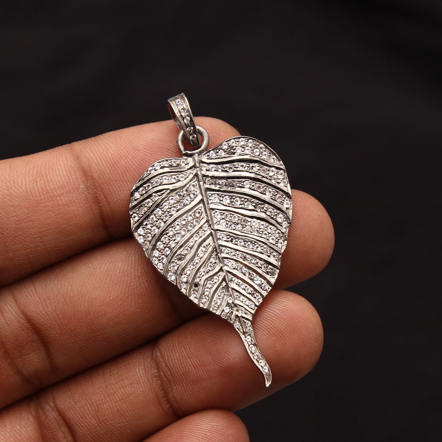 Captivating Sterling Silver Leaf Pendant with Zircon GemsRush