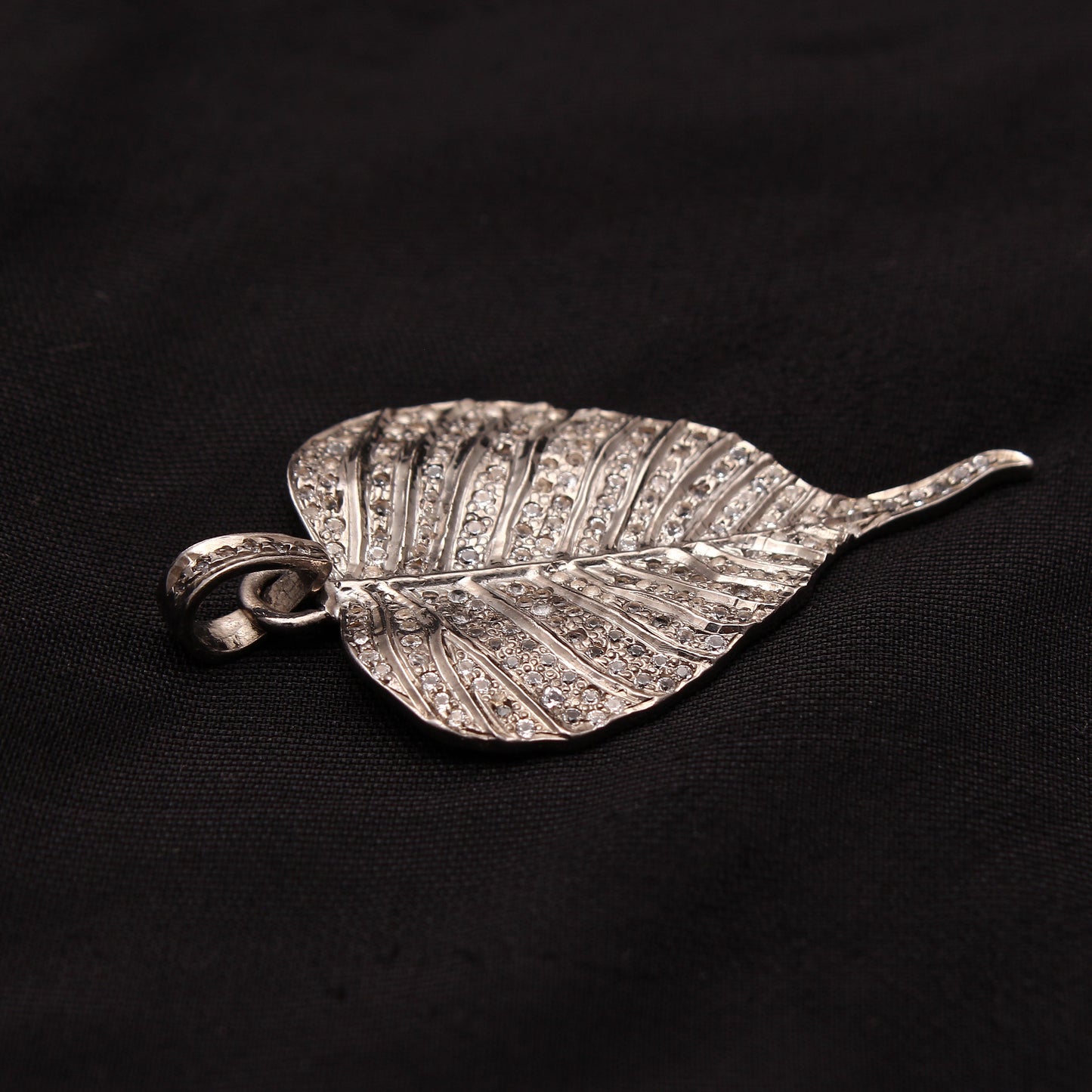 Captivating Sterling Silver Leaf Pendant with Zircon GemsRush