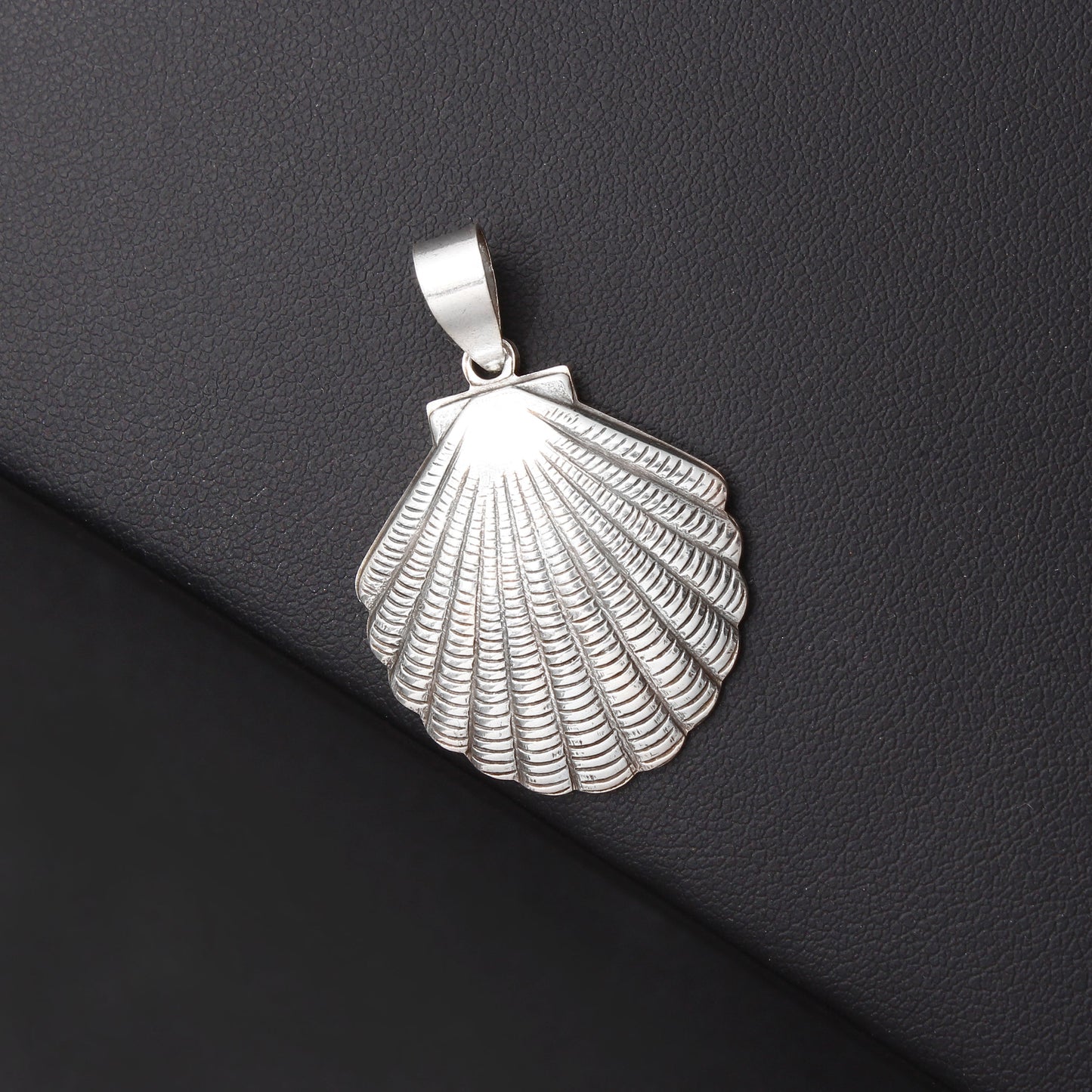 Stackable Scallop Silver Pendant GemsRush
